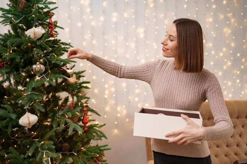 Flocked Christmas Trees Decor Idea: Festive Wintry Rustic