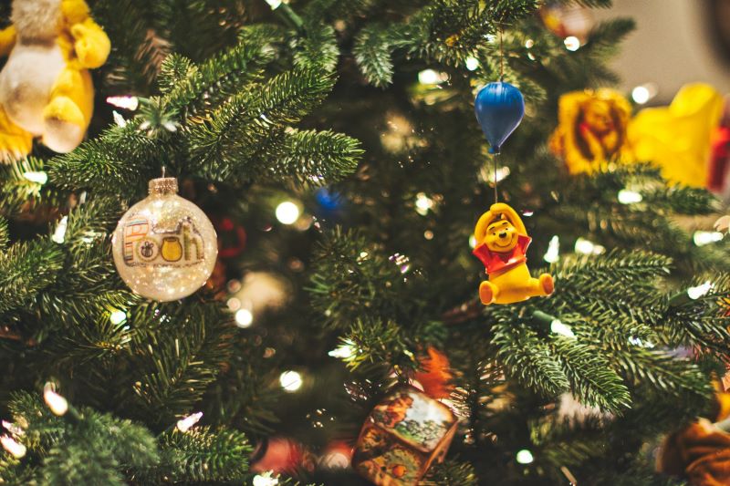 Get Ready for the Holidays in Style! Creative Ideas for Decorating an Artificial Christmas Tree with Colorful Accessories